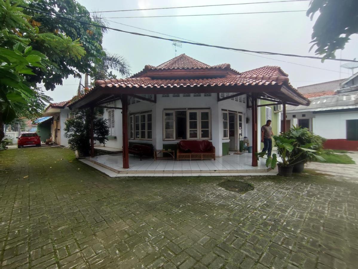 Oyo 90865 Kusuma Hotel 2*