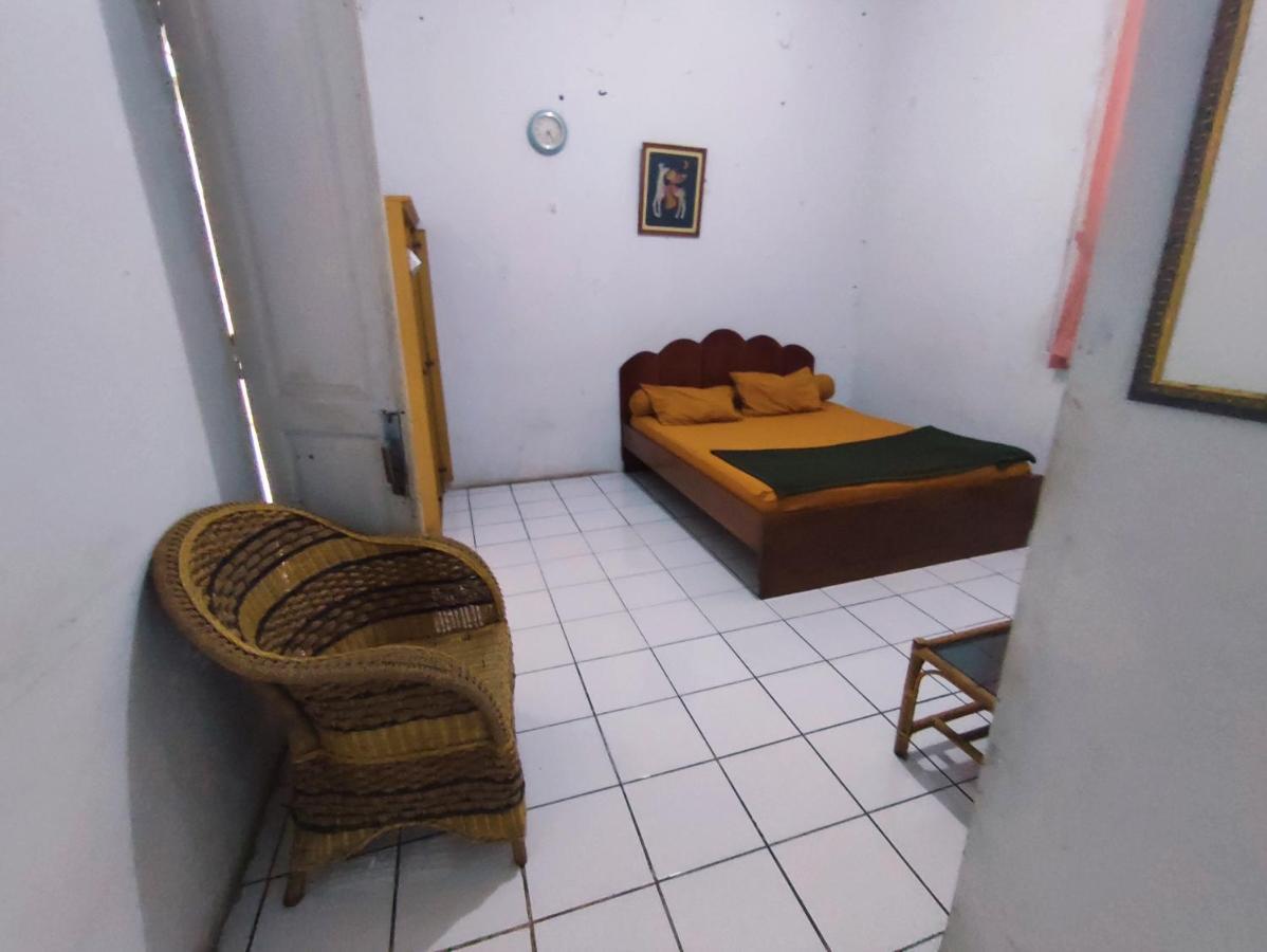 Oyo 90865 Kusuma Hotel Purwakarta